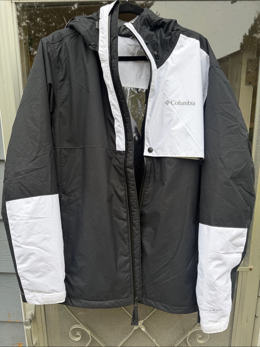 Columbia Black and White Ski Jacket with Hood